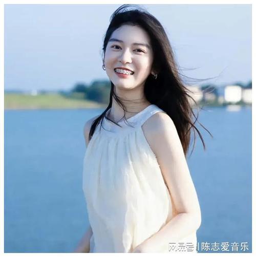 她首次亮相,就引发排队狂潮!真正的靠“颜值”出圈!