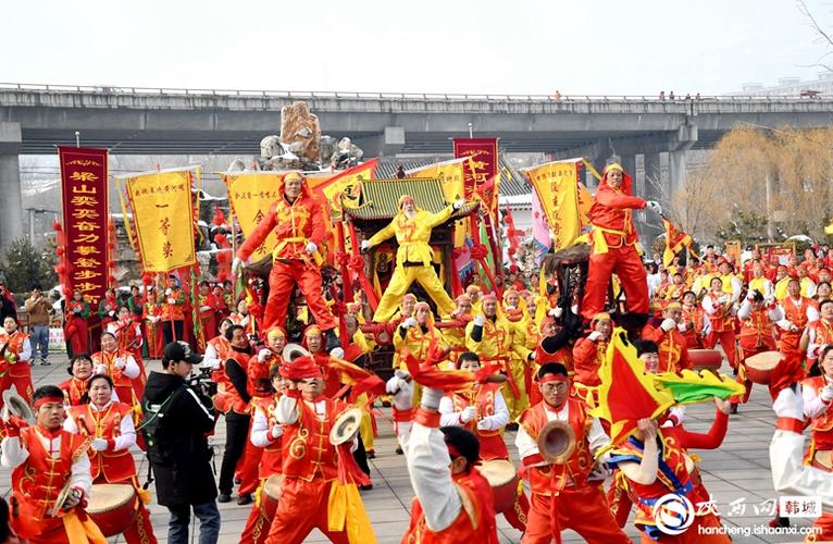 「新春走基层」社火耍出新滋味
