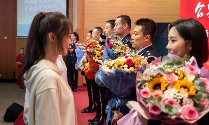 山西公安英模太原专场宣讲 榜样力量激励青春担当