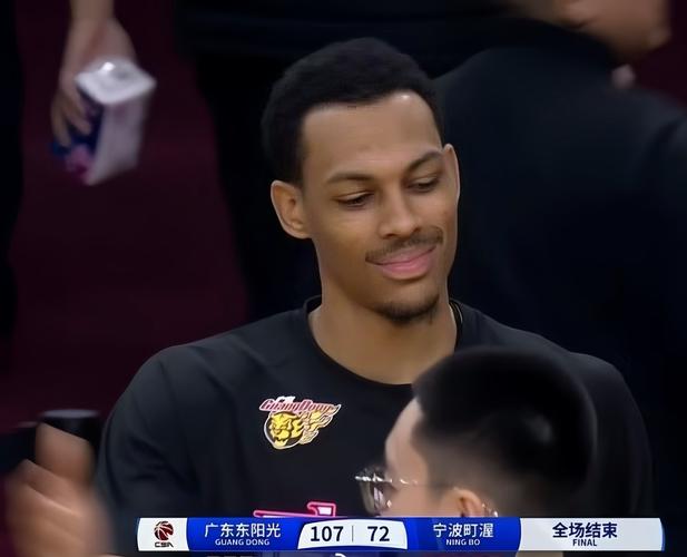 贝兹利回归广东男篮首秀