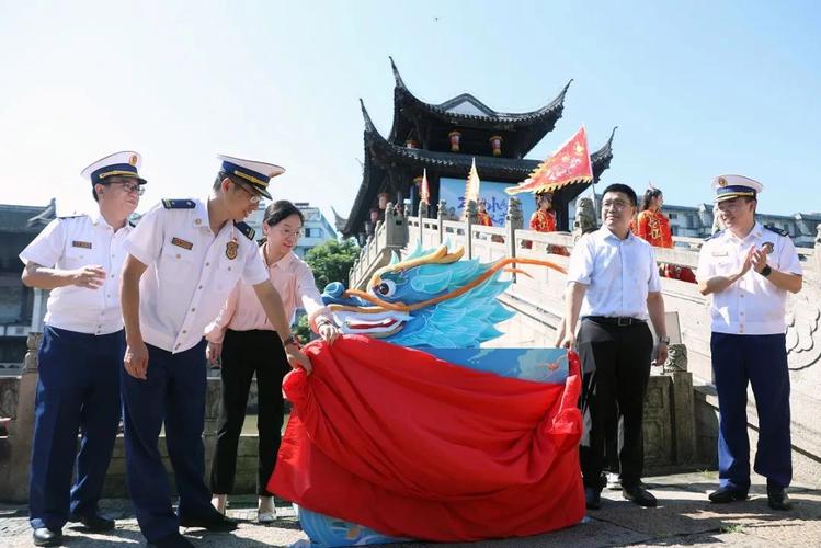 浙江海宁:75条“水龙”共舞 再现百年非遗盛会