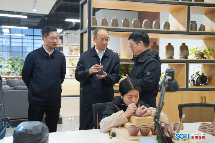 黄强在成都部分企业调研人工智能工作 聚焦企业突出重点 加快推动人工智能产业发展