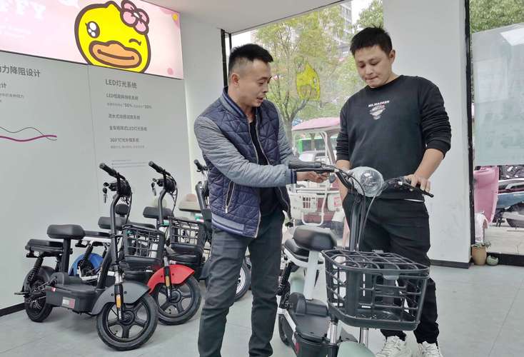 电动自行车“新国标”11月起实施 福州多家门店仍在销售旧款车型 可解速