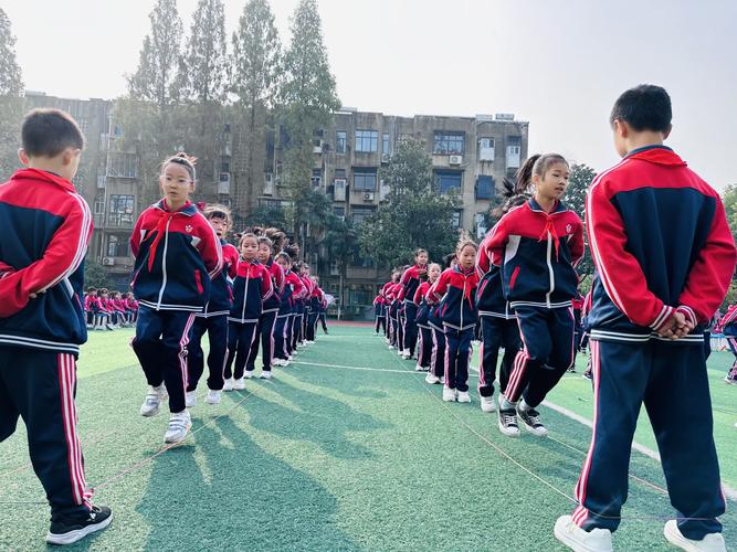 韵律操、军体拳、竹竿舞……昌江中小学课间添新活力新特色
