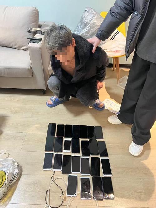 豪刷百万买黄金,引起店员怀疑5名帮助电信诈骗“洗钱”的“工具人”被依法惩处