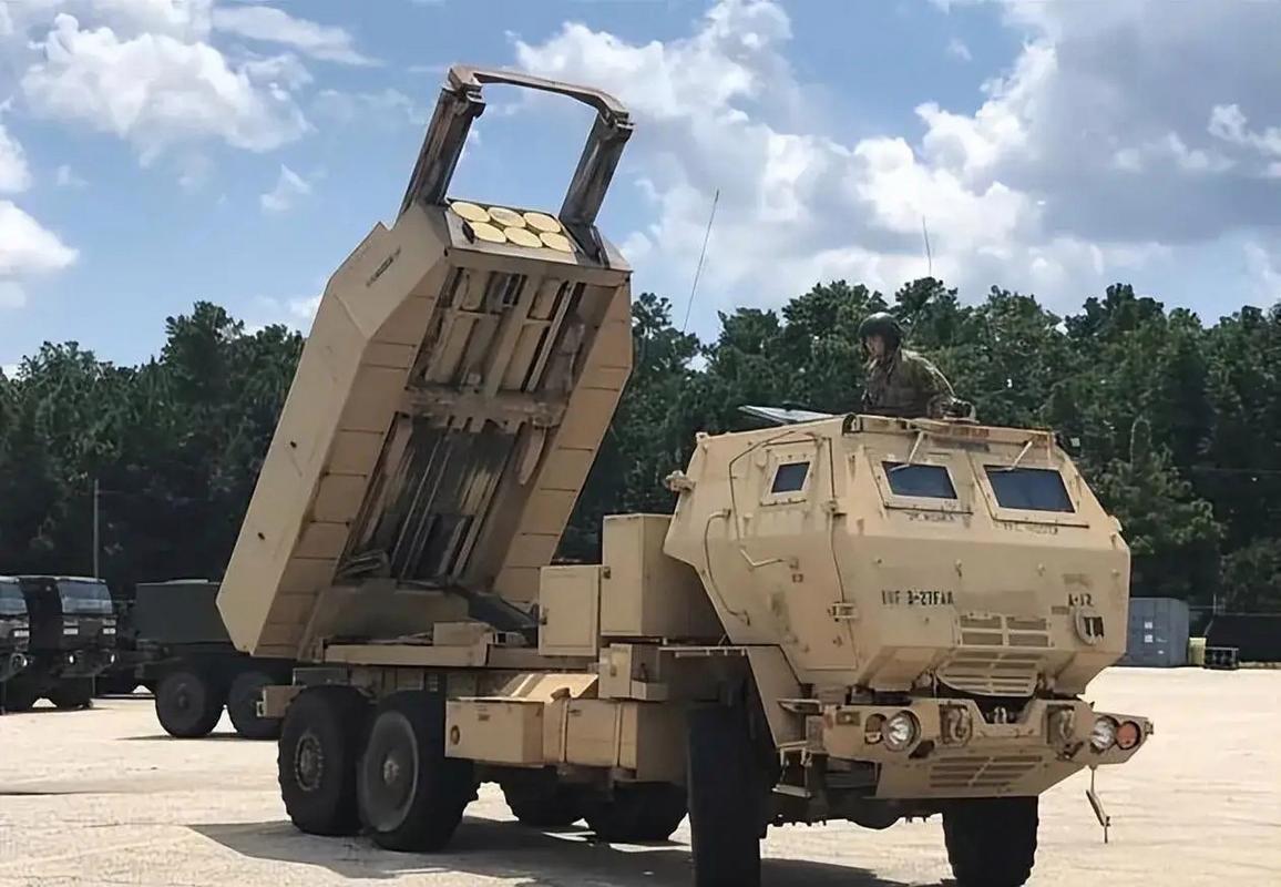 美国防部宣布将向乌克兰提供至少2.75亿美元武器