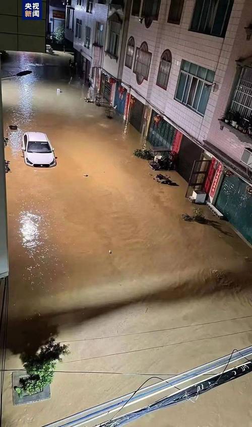 安徽西南部有100~180毫米大暴雨