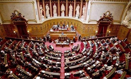 科威特埃米尔下令解散国民议会