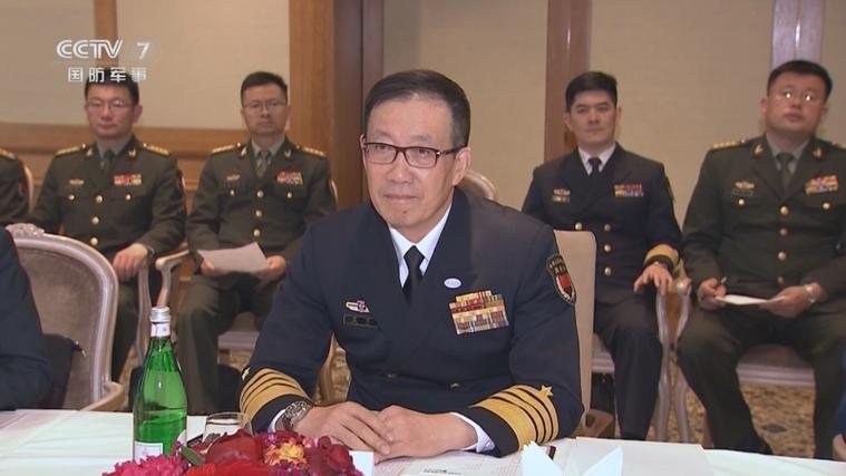 董军分别会见斐济和坦桑尼亚客人