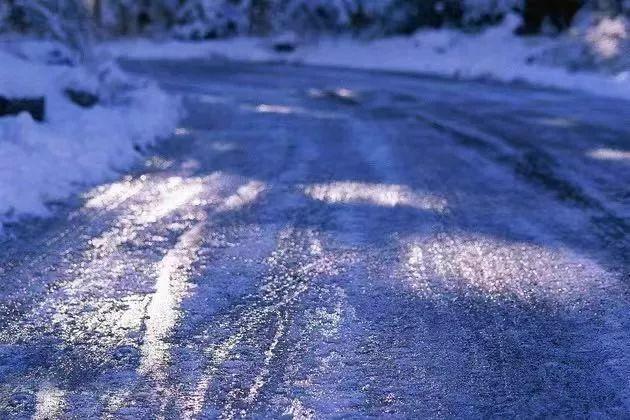 吉林省江源区发布道路冰雪蓝色预警