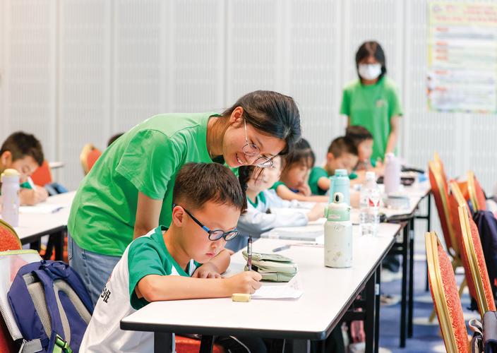 “神兽归山”孩子没人看?爱心暑托班免费“帮带娃”