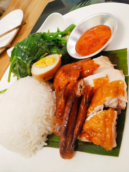 第二届海南鸡饭节打造欢乐美食盛宴 漫步海口湾 闻得鸡饭香